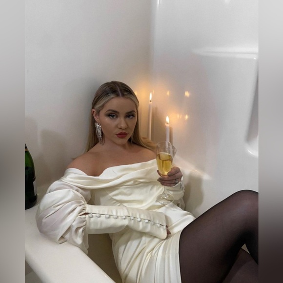 House of CB white Santana satin mini dress with puff sleeve and ruched detail - Picture 9 of 9